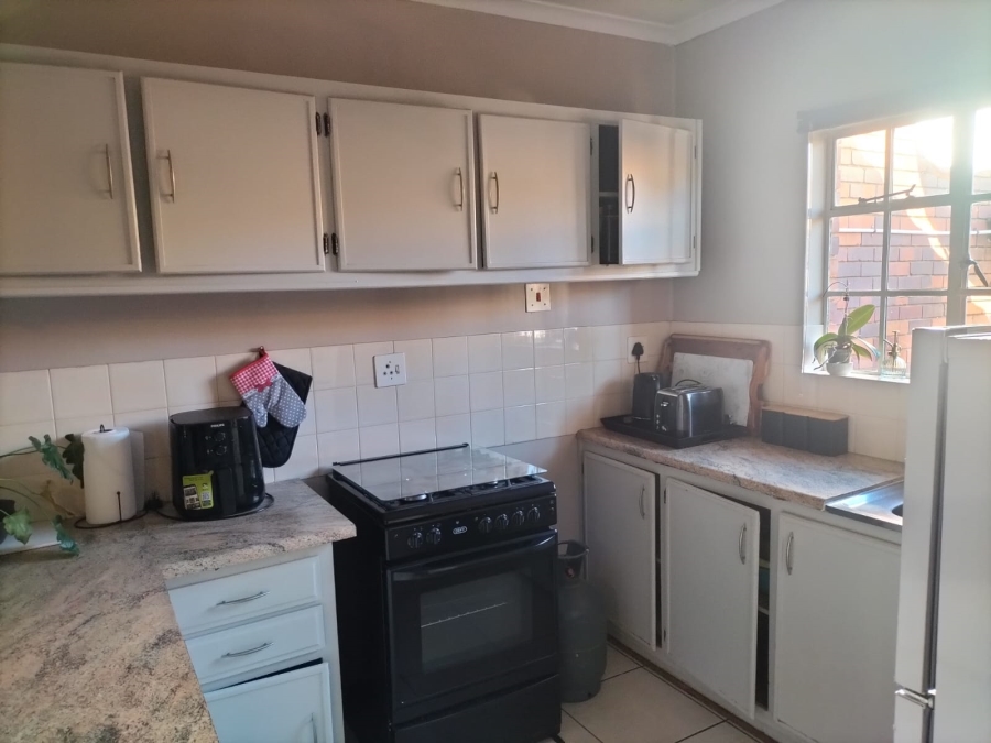 To Let 2 Bedroom Property for Rent in Langenhovenpark Free State